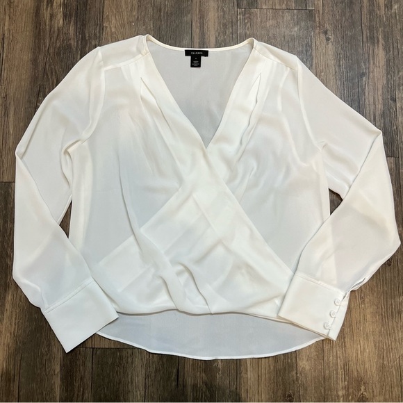 Halogen Women’s Cross Front Long Sleeve Low Cut Blouse White Ivory Cloud Size S - Picture 8 of 11
